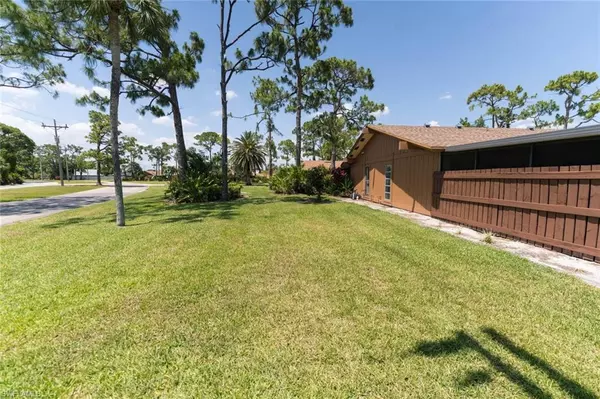 North Fort Myers, FL 33917,5620 Foxlake DR