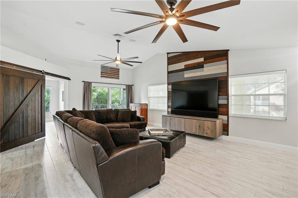 Naples, FL 34109,9624 Crescent Garden DR #J202