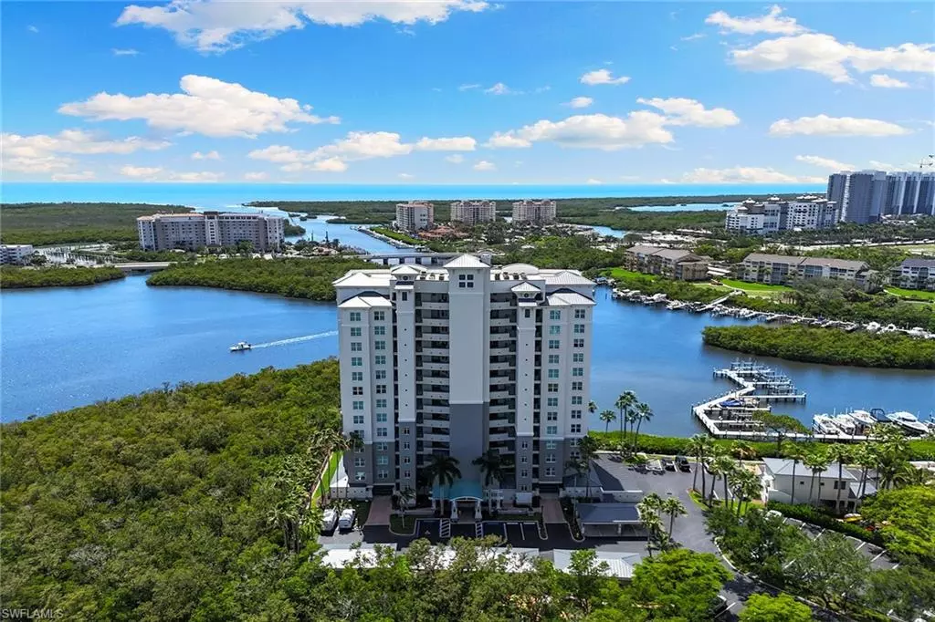 Naples, FL 34110,420 Cove Tower DR #304