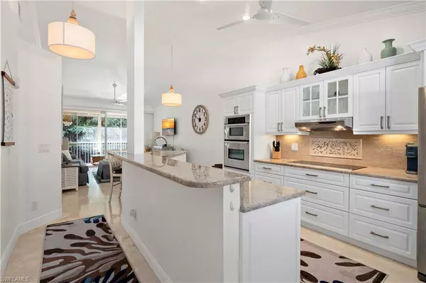 326 Bradstrom CIR #203F, Naples, FL 34113