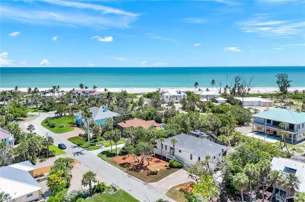Sanibel, FL 33957,1043 Blue Heron DR