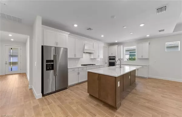 North Fort Myers, FL 33917,7577 Paradise Tree DR