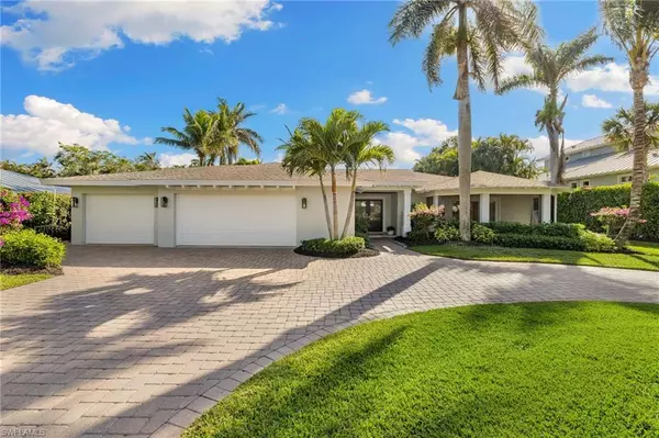 Naples, FL 34103,320 Putter Point DR