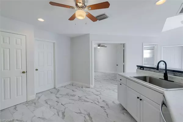 Bonita Springs, FL 34135,12329 Londonderry LN