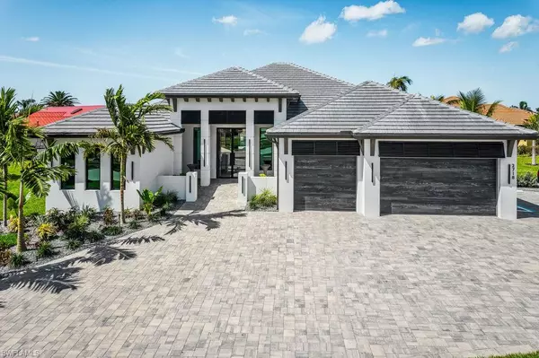 2718 Gleason PKWY, Cape Coral, FL 33914