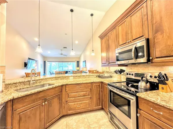 Naples, FL 34108,7066 Barrington CIR #201