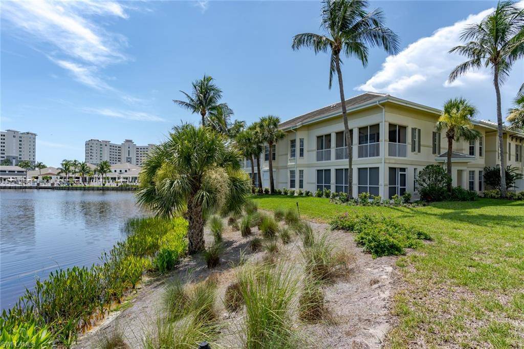 Naples, FL 34110,330 Grove CT #2-201