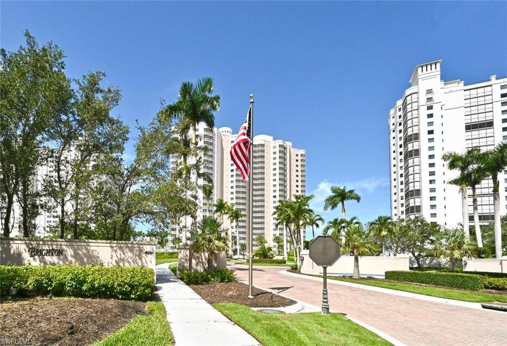 Naples, FL 34108,8231 Bay Colony DR #1004