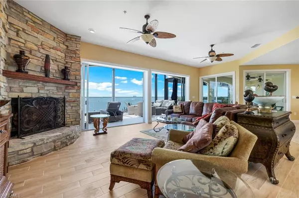 Fort Myers Beach, FL 33931,21421 WIDGEON TER