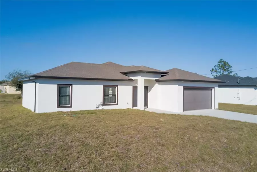 2107 Jefferson AVE, Alva, FL 33920