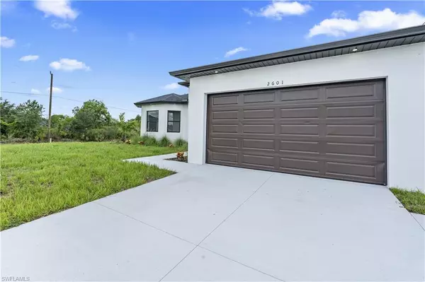Lehigh Acres, FL 33971,2601 Karen CIR