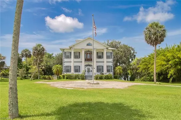 Alva, FL 33920,21810 Pearl ST