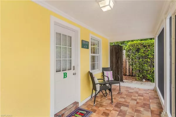 Naples, FL 34108,782 107th AVE N