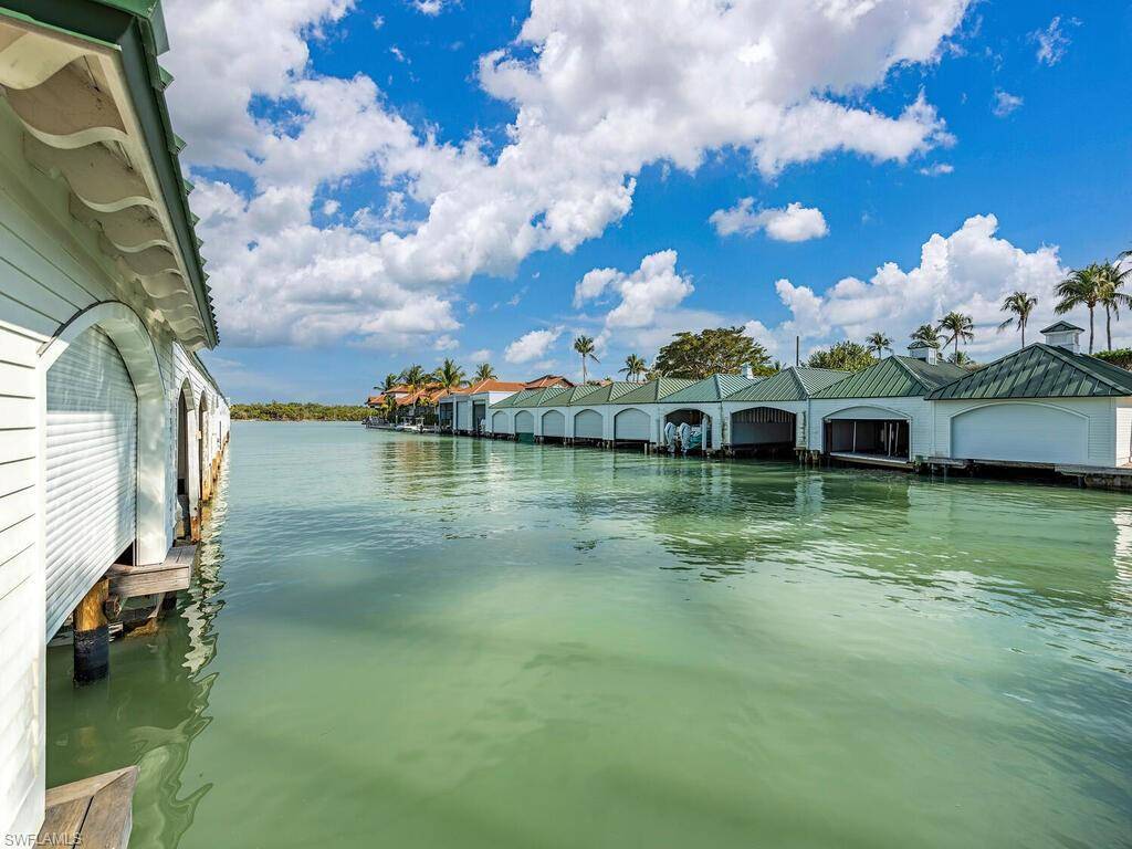 Naples, FL 34102,61 COVE LN