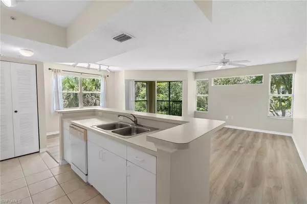 Bonita Springs, FL 34135,8851 Colonnades CT W #128