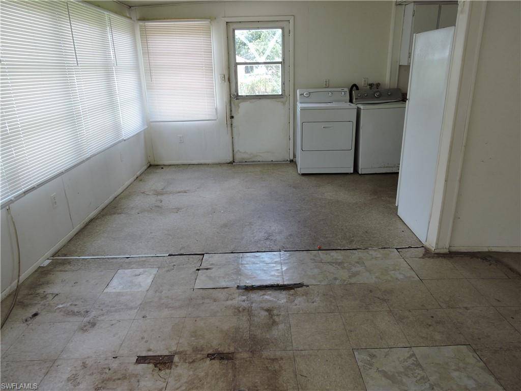 Fort Myers, FL 33905,261 Miramar RD