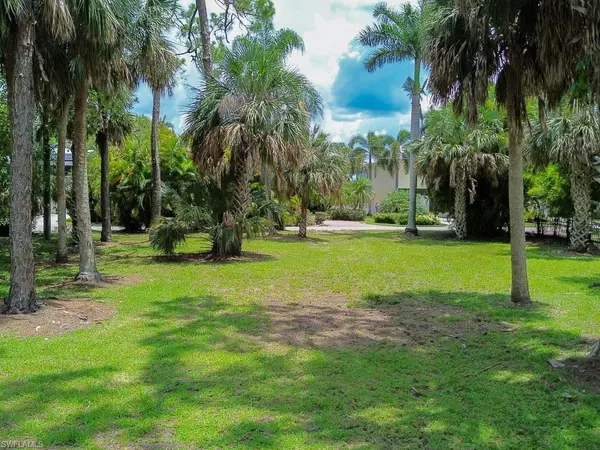 Naples, FL 34104,1675 Avion PL