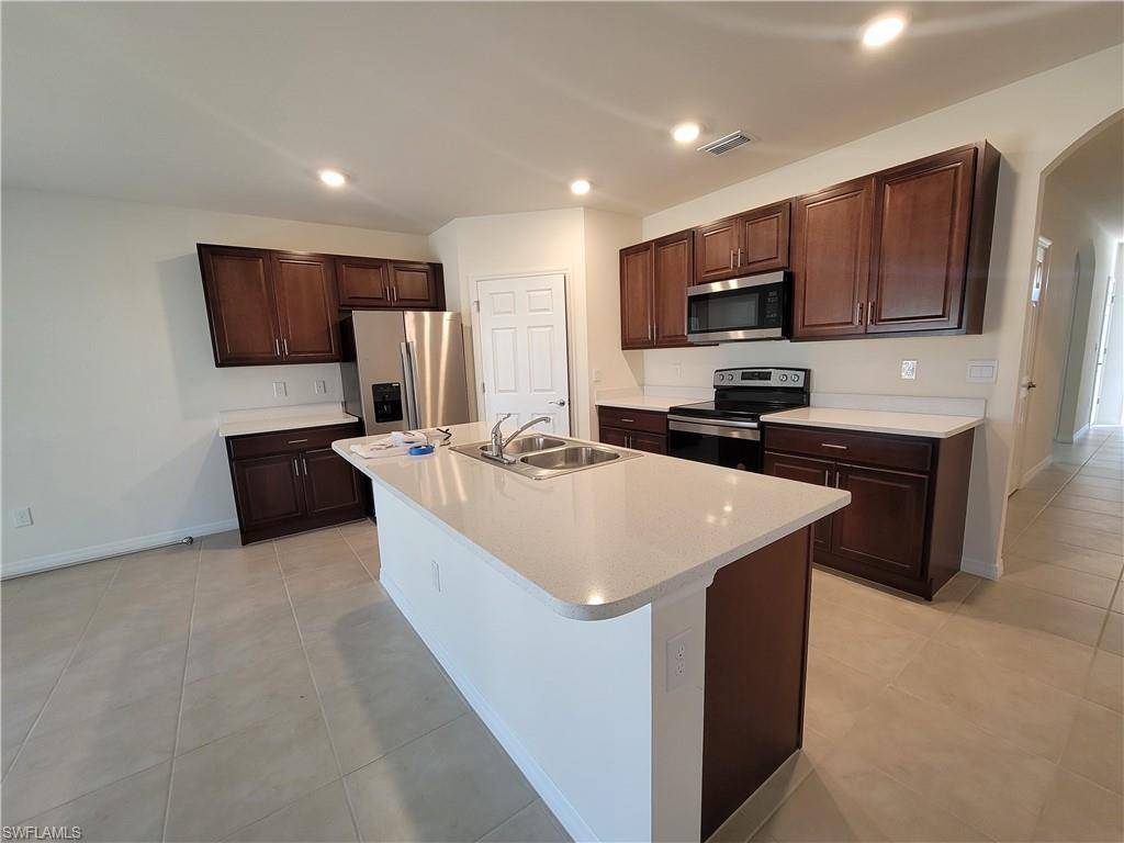 Cape Coral, FL 33991,334 SW 25th AVE
