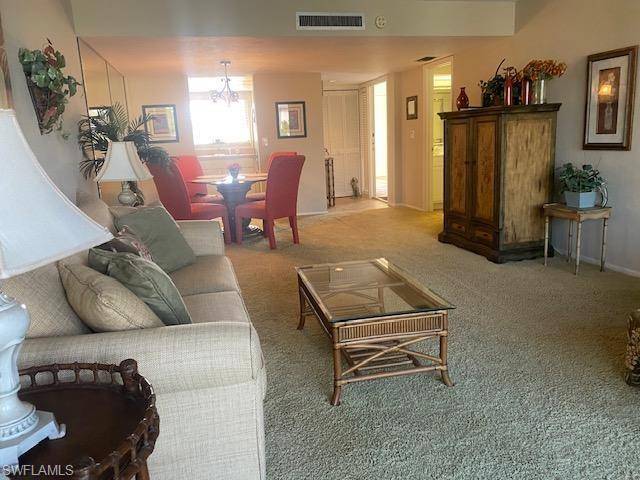 Fort Myers, FL 33919,4240 Steamboat BND #204