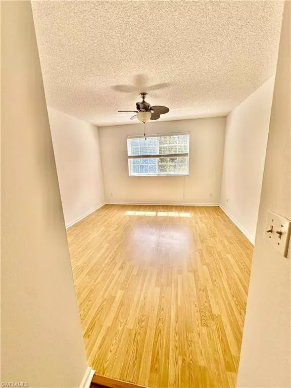 Naples, FL 34104,1260 Wildwood Lakes BLVD #204