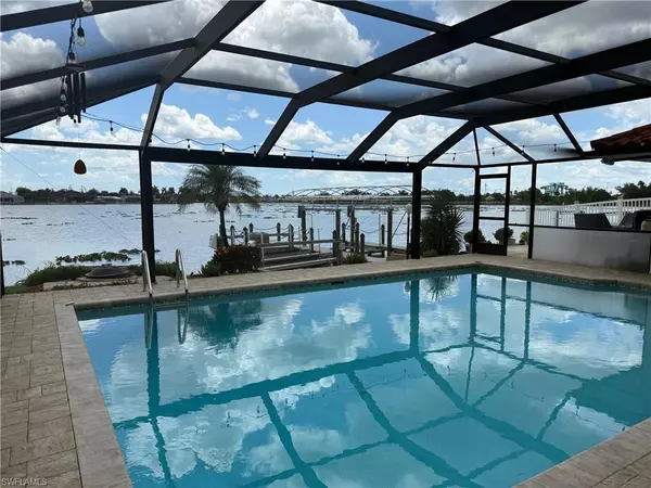 Cape Coral, FL 33991,804 SW Santa Barbara PL