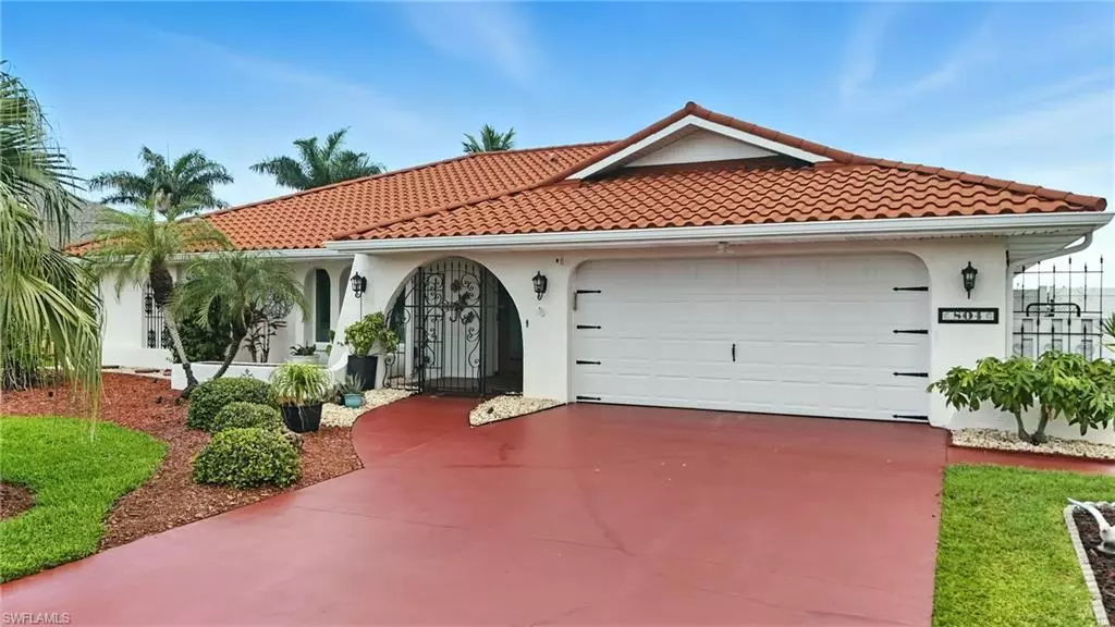 Cape Coral, FL 33991,804 SW Santa Barbara PL
