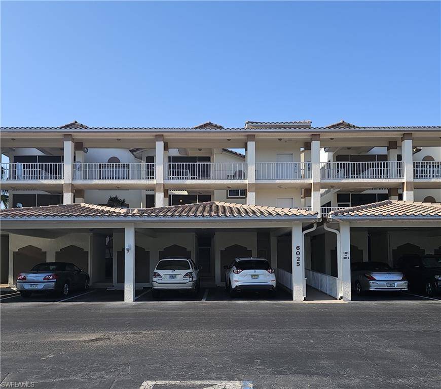 6025 Chardonnay LN #102, Naples, FL 34119