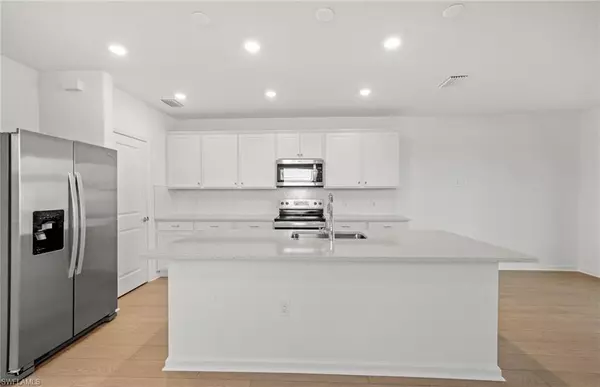 Bonita Springs, FL 34135,27836 Solis Grande DR