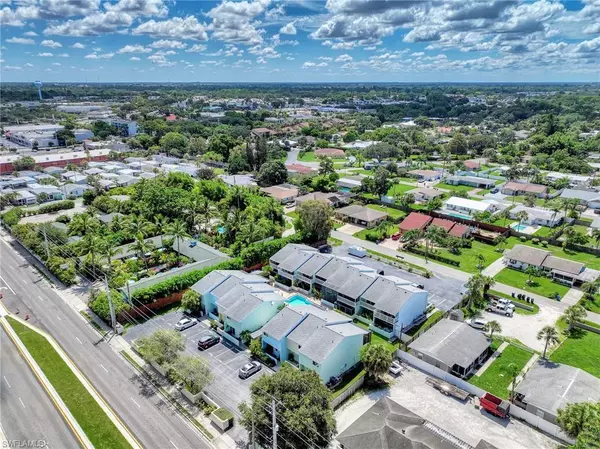 Sarasota, FL 34231,1752 Stickney Point RD #102