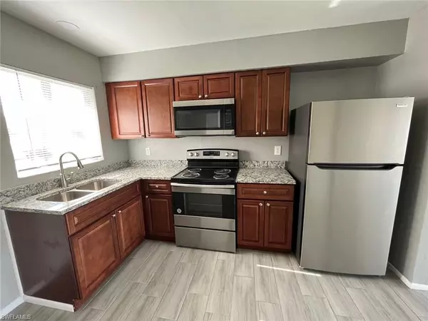 115 Gordon AVE S #115, Lehigh Acres, FL 33973