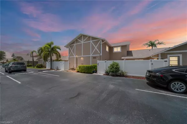 1111 SE 8th TER #3B, Cape Coral, FL 33990