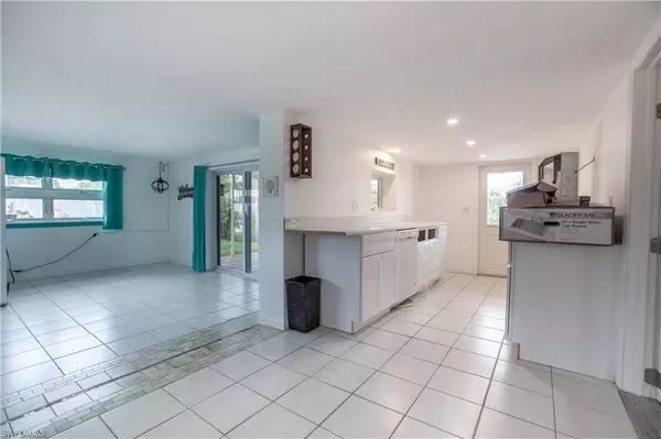 Matlacha, FL 33993,2595 Pine ST