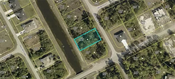 394 Pauline AVE, Lehigh Acres, FL 33974