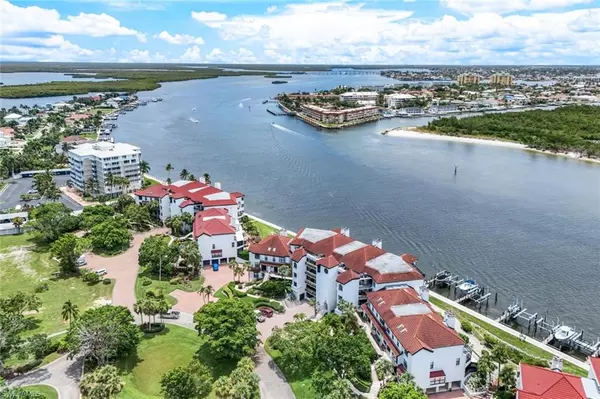 Naples, FL 34113,210 La Peninsula BLVD #210