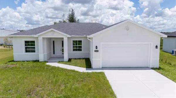 430 Mercedes CT, Lehigh Acres, FL 33972