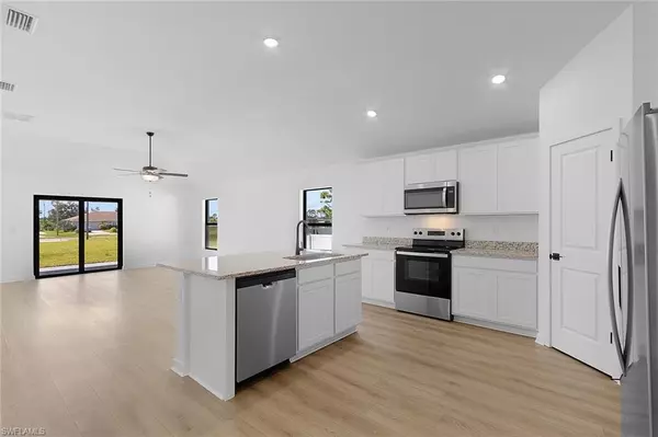 Fort Myers, FL 33913,813 Rue LaBeau CIR