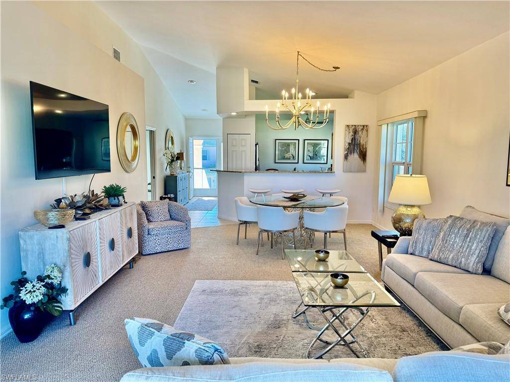 437 Wiggins Lake CT #201, Naples, FL 34110