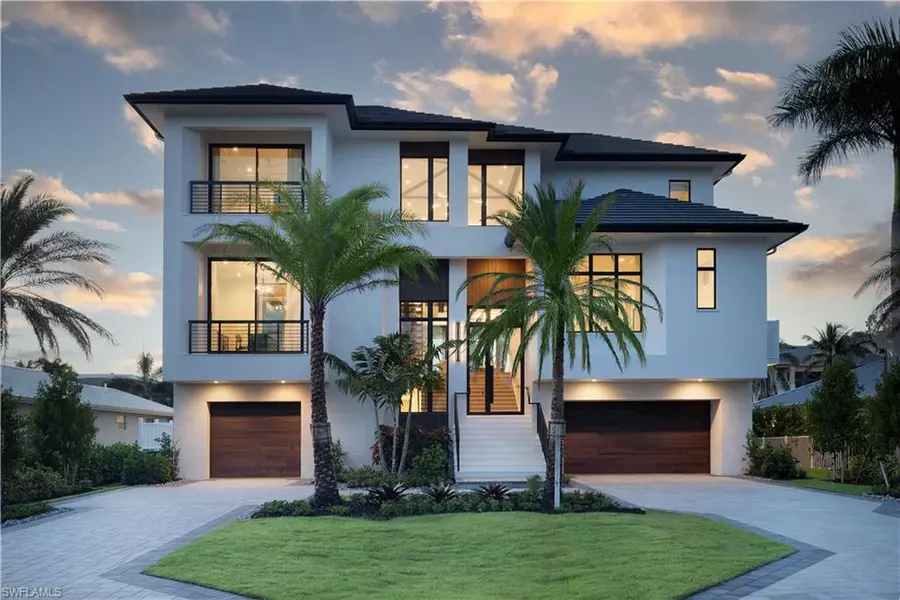 141 Channel DR, Naples, FL 34108