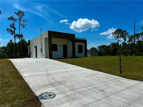 Lehigh Acres, FL 33974,323 Mangonia AVE