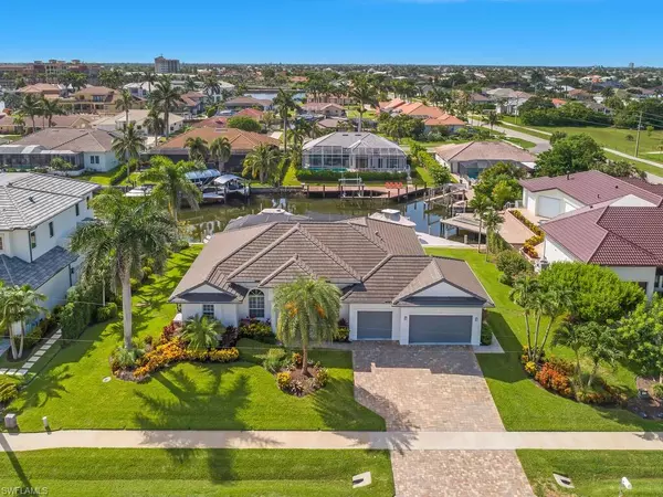 Marco Island, FL 34145,609 Crescent ST