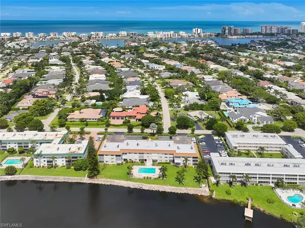 Naples, FL 34103,3100 Binnacle DR #305