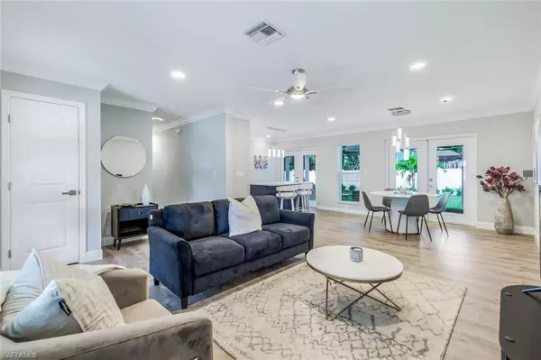 Naples, FL 34103,975 22nd AVE N