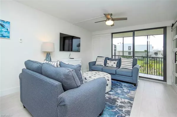 Sanibel, FL 33957,1501 Middle Gulf DR #202I