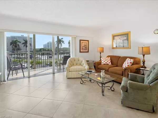 Naples, FL 34108,1 Bluebill AVE #302