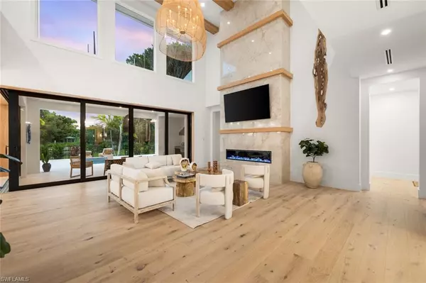 Naples, FL 34103,565 Whispering Pine LN