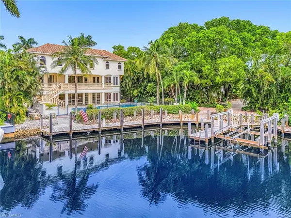 Naples, FL 34102,1825 6th ST S