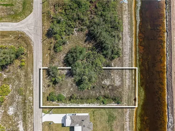 332-334 Pauline AVE, Lehigh Acres, FL 33974