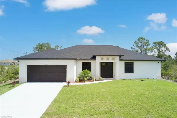 637 Cardinal ST E, Lehigh Acres, FL 33974