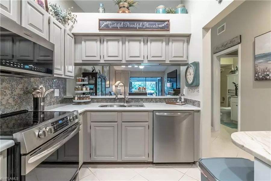 2069 Pine Isle LN #2069, Naples, FL 34112
