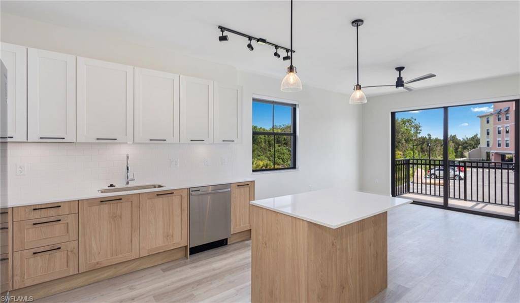 Estero, FL 33928,22980 Vista Edera CIR #3-301